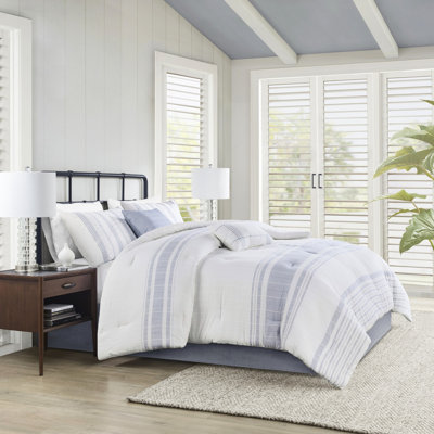 Édredon double 6 pièces. Coton avec bourre. Rayures tissées texturées pour une sensation douillette. , Preuve. Contient un édredon, une jupe de lit, des taies décoratives et des coussins décoratifs. Lavable à la machine - pièces. Rembourrage. Moderne