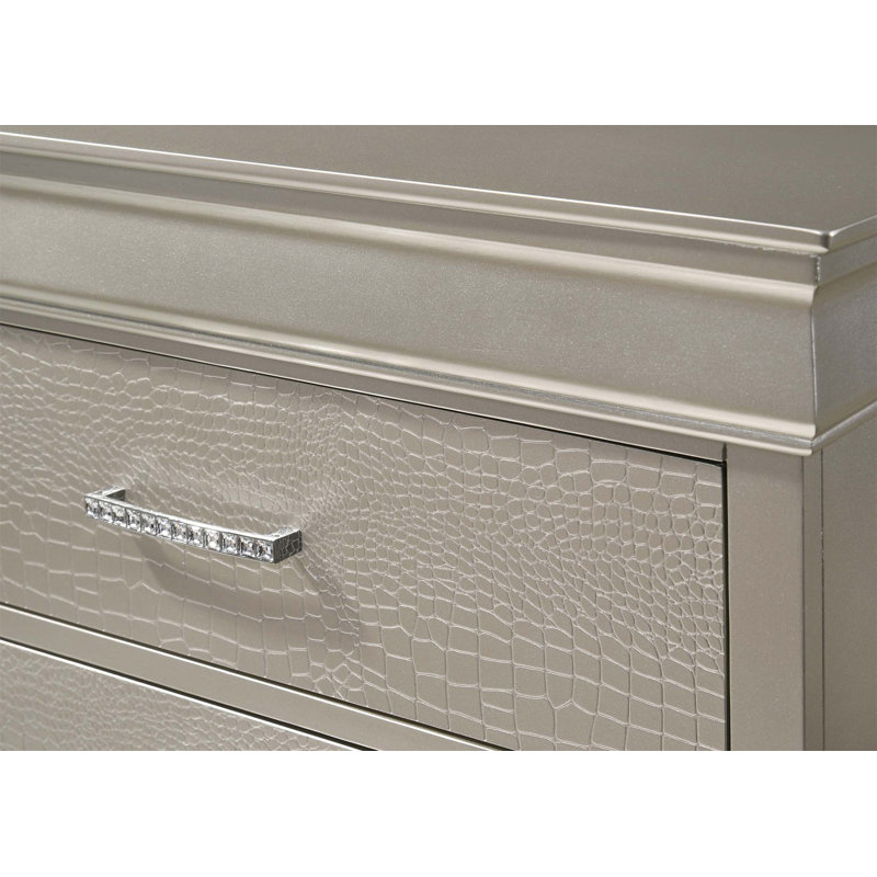 Table de chevet à deux tiroirs Chic Modern Glam avec texture crocodile et capitonnage à losanges en cristal, Beige
