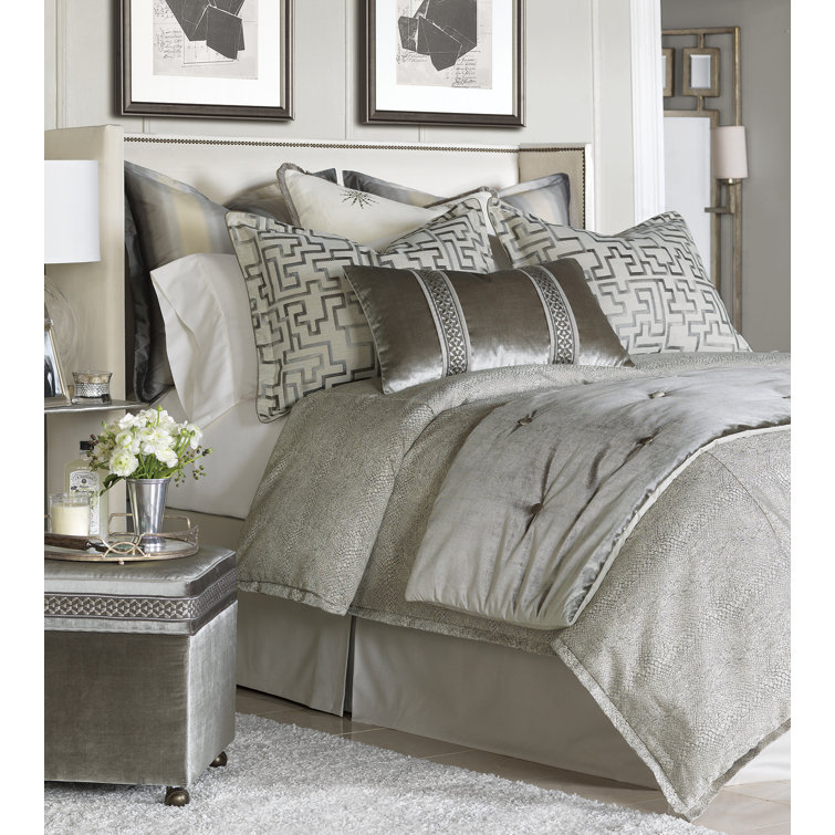 Ezra Comforter
