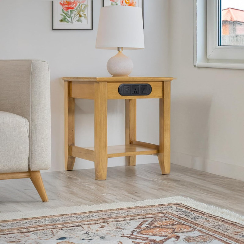Table de bout en bois massif avec station de charge, noyer clair