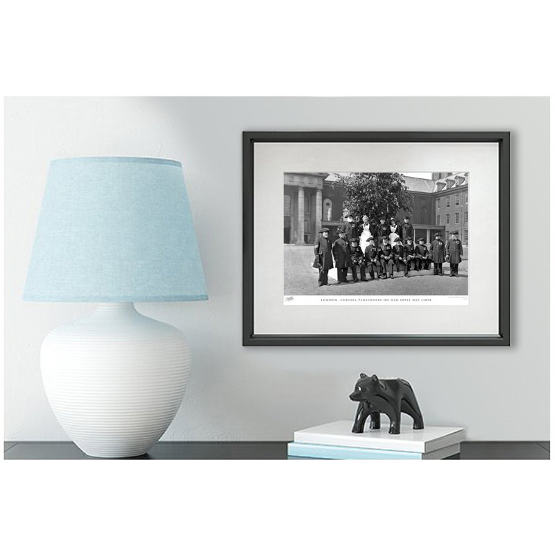 London, Chelsea Pensioners On Oak Apple Day C1898 by Francis Frith - Single Picture Frame Print, 40cm H x 50cm W x 2.3cm D