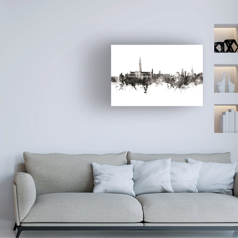 «Salisbury England Skyline BW» par Michael Tompsett, impression sur toile tendue, H 22 po x l 32 po x P 2 po