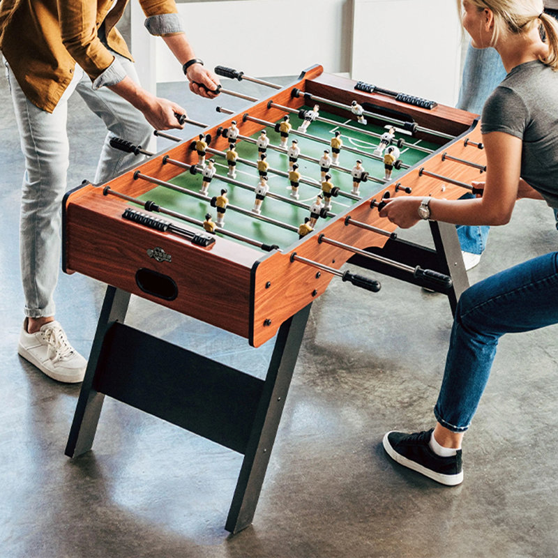Tables de soccer brun et noir en bois manufacturé et métaux