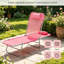 Chaise longue pliante rose pour l'extérieur