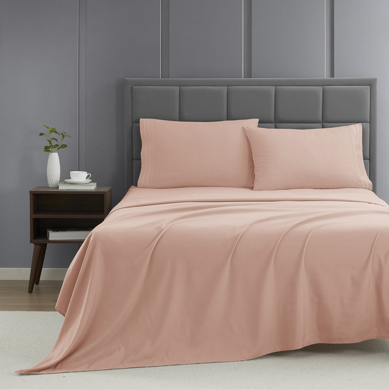 1800 Series Double-Brushed Microfiber Hypoallergenic Sheet Set, Peach, California King Sheet Set with 2 Pillowcases