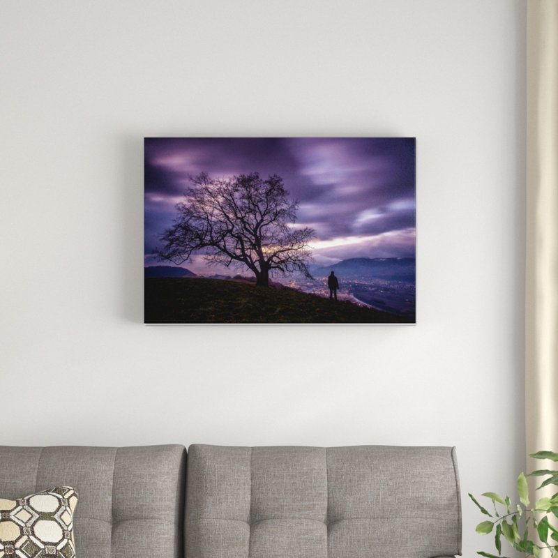 Modern & Contemporary, 22" H x 32" W x 2" D