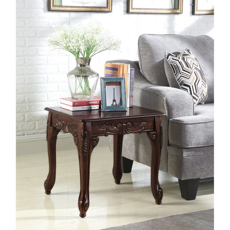 Table de bout en bois de style cerisier foncé de style traditionnel avec motif orné - l 22 po x P 21 po H 20 po, avec une finition de couleur riche