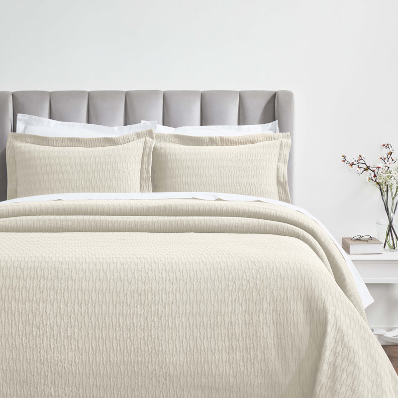 Calvert 100% Cotton Medium Weight Matelassé Diamond Lattice Bedspread Set, Queen Bedspread + 2 Standard Shams, Ivory