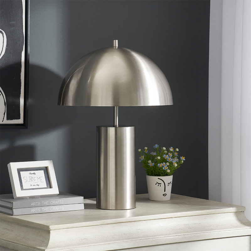 Lampe de table en métal Yotam, Nickel brossé