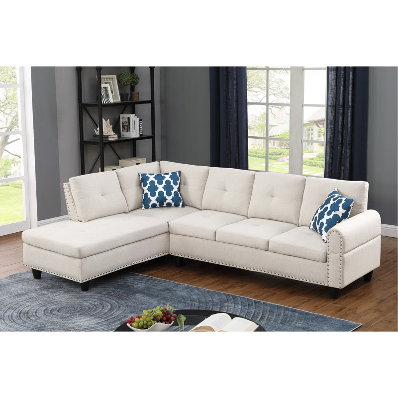 Canapé modulaire en L 3 pièces beige, pouvant accueillir quatre personnes confortablement pour le cinéma et les parties, siège central escamotable avec porte-gobelets, espace de rangement pour coussins décoratifs, pieds à profil bas, solide et d'ing