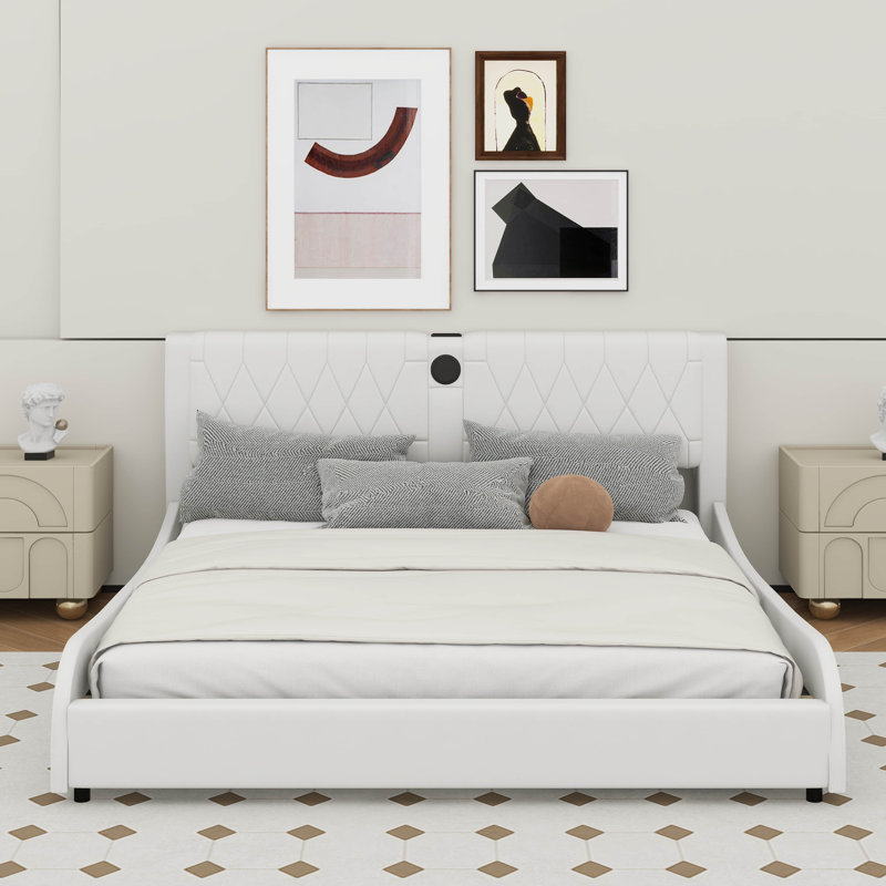 Lit plateforme tapissier luxueux en similicuir avec tête de lit épaisse, haut-parleurs Bluetooth et lumière DEL RVB, Blanc