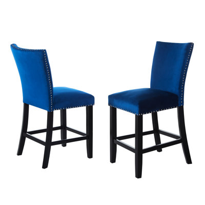 Chaises 2 pièces à hauteur de comptoir revêtues de velours bleu avec garniture cloutée et repose-pieds, salle à manger moderne, garniture à assembler requise, finition, pour salle à manger contemporaine