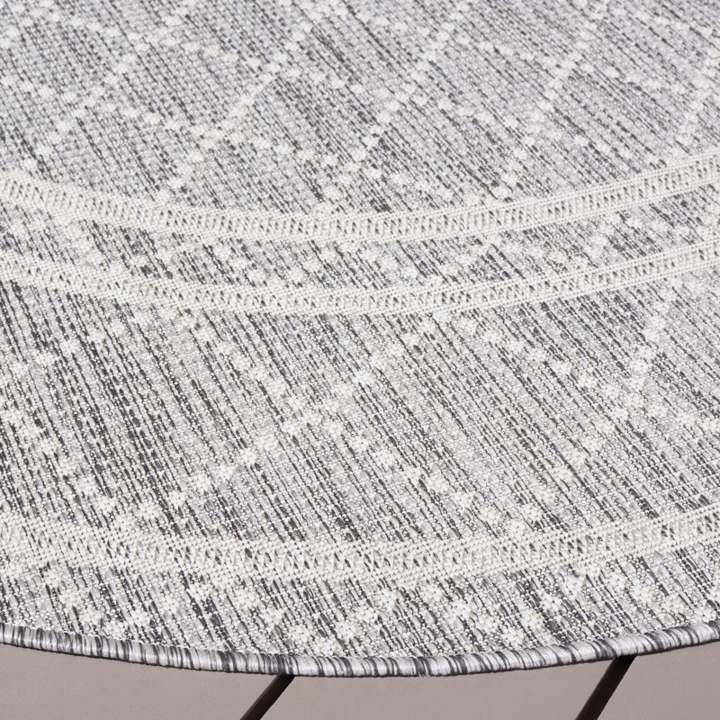 Courtyard Performance Geometric Indoor/Outdoor Area Rug, Round 6'7"
