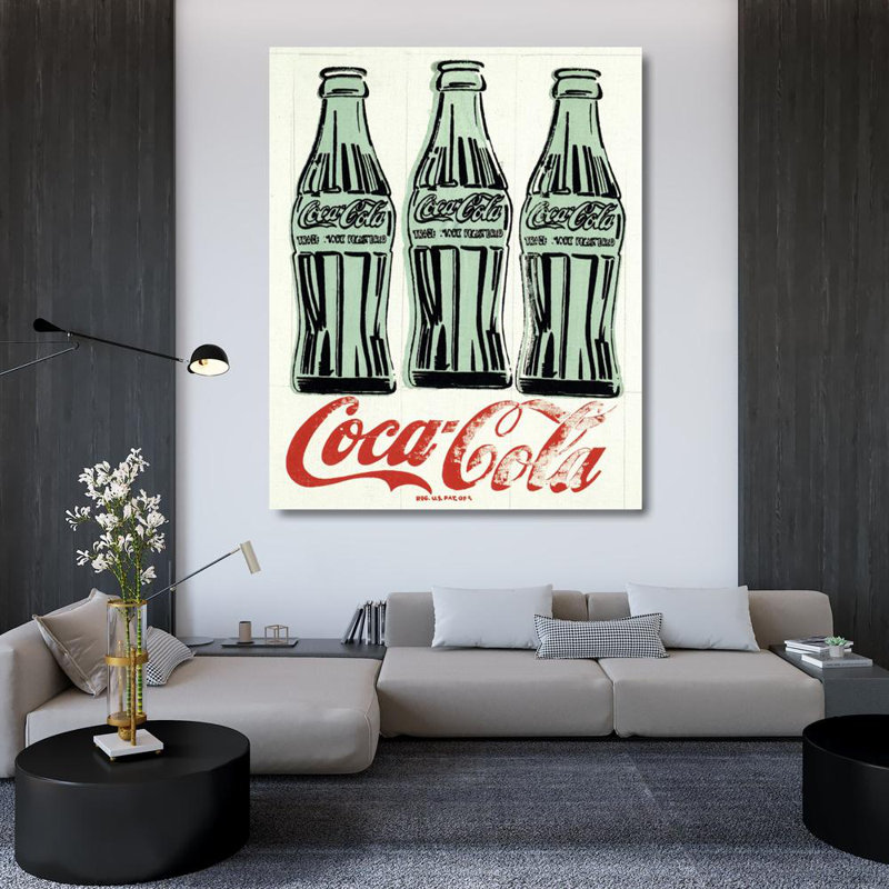 Trois bouteilles de coca, H 45 po x l 36 po