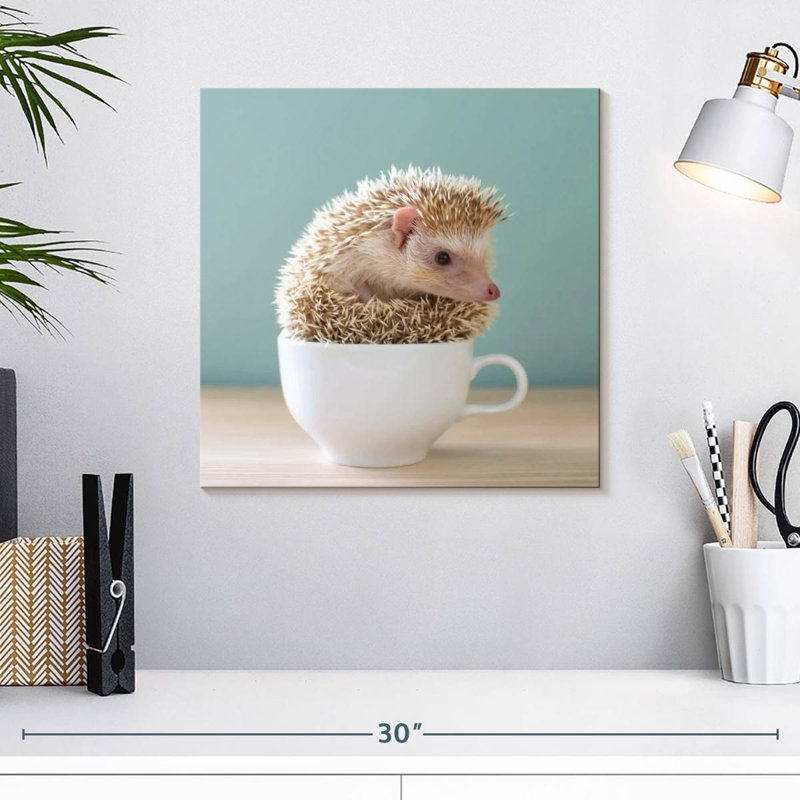 Crowle Hedgehog dans une tasse de thé