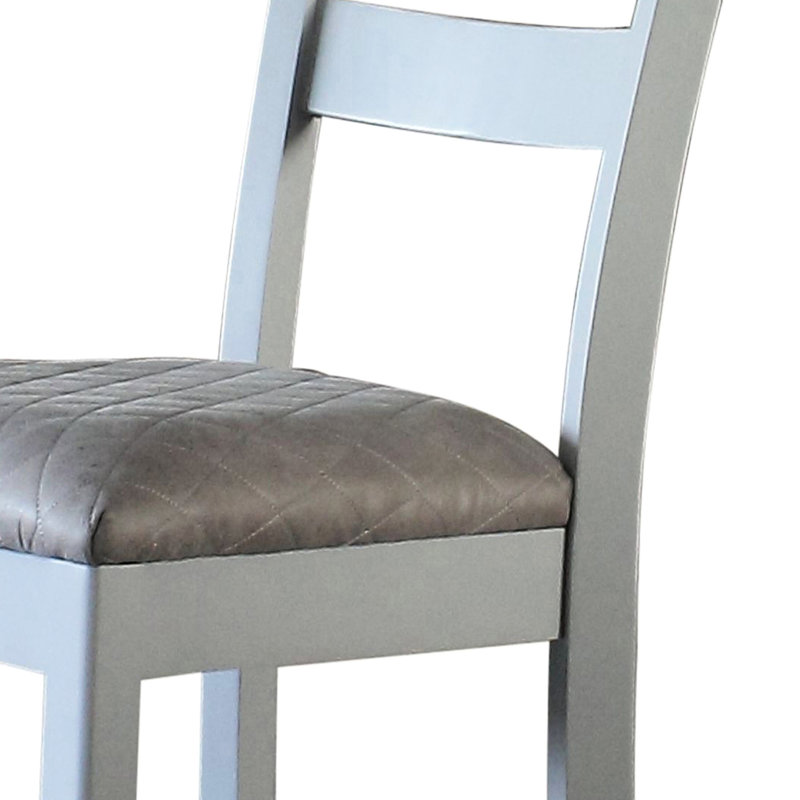 2 chaises avec dossier, siège rembourré gris, pieds d'appoint, siège en mousse, pieds, salle à manger