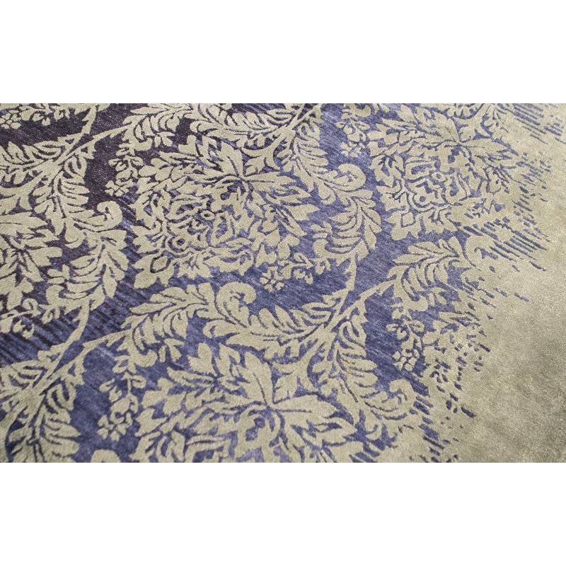 Neo Villa Damask Area Rug