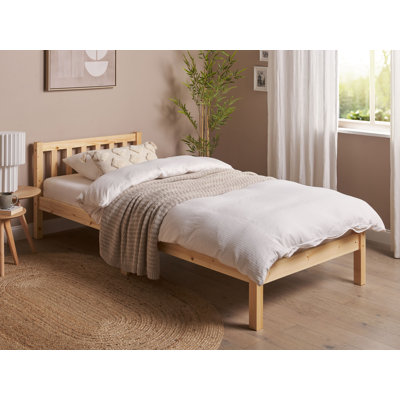 Jovita Bed