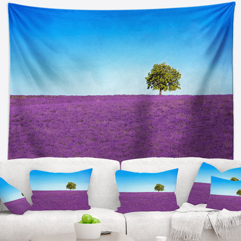 Paysage, arbre solitaire dans un champ de lavande, H 32 po x l 39 po