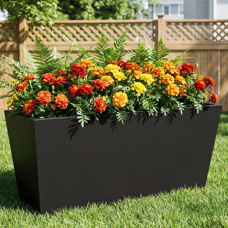Pot à fleurs trapézoïdal en métal noir, H 15 po x l 10 po x P 31 po
