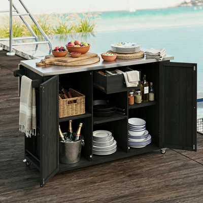 Îlot de cuisine extérieur en bois de sapin avec plateau en acier inoxydable, grand espace de rangement, porte-serviettes et porte-épices et ouvre-bouteille pour l'extérieur