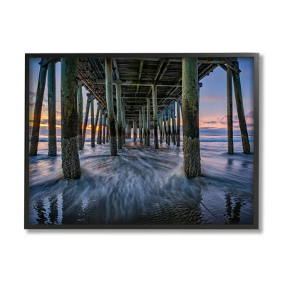 Under Pier Beach Beach Waves, art de la giclée encadrée par Rick Berk
