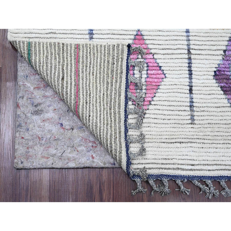 Tapis marguerite 5 pi 5 po x 8 pi 6 po, motif marocain tissé à motif tribal et géométrique coloré, ton sur ton, laine douce, velours texturé, tapis oriental