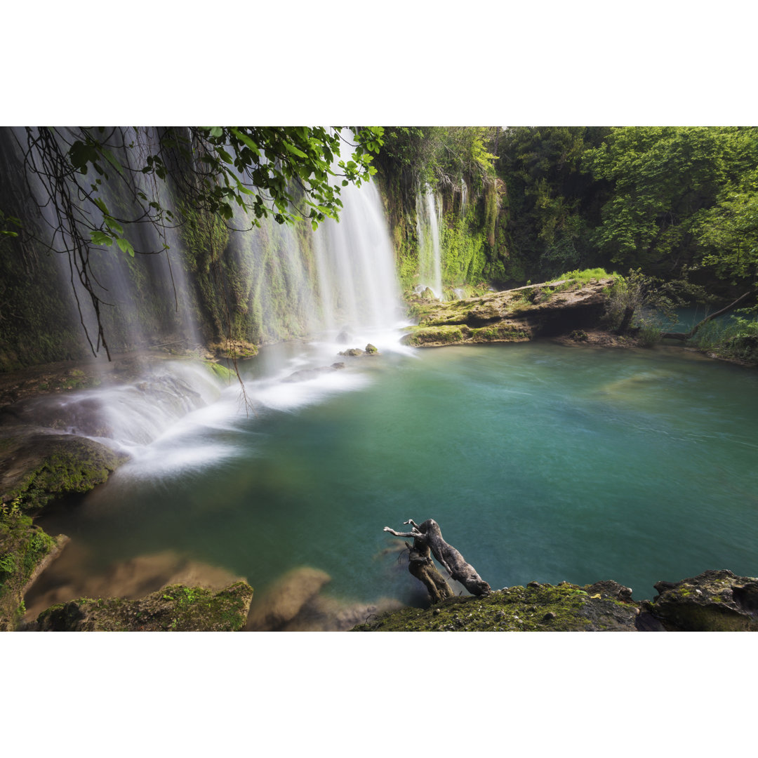 Kursunlu Wasserfall von Greenp - Kunstdrucke auf Leinwand ohne Rahmen