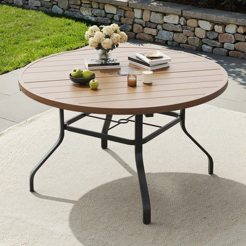 Table de salle à manger d'extérieur ronde durable avec texture grain de bois et trou pour parasol, Natural