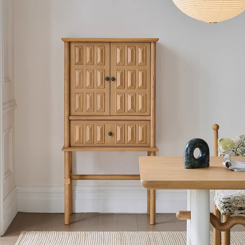 Buffet multifonctionnel de style nordique