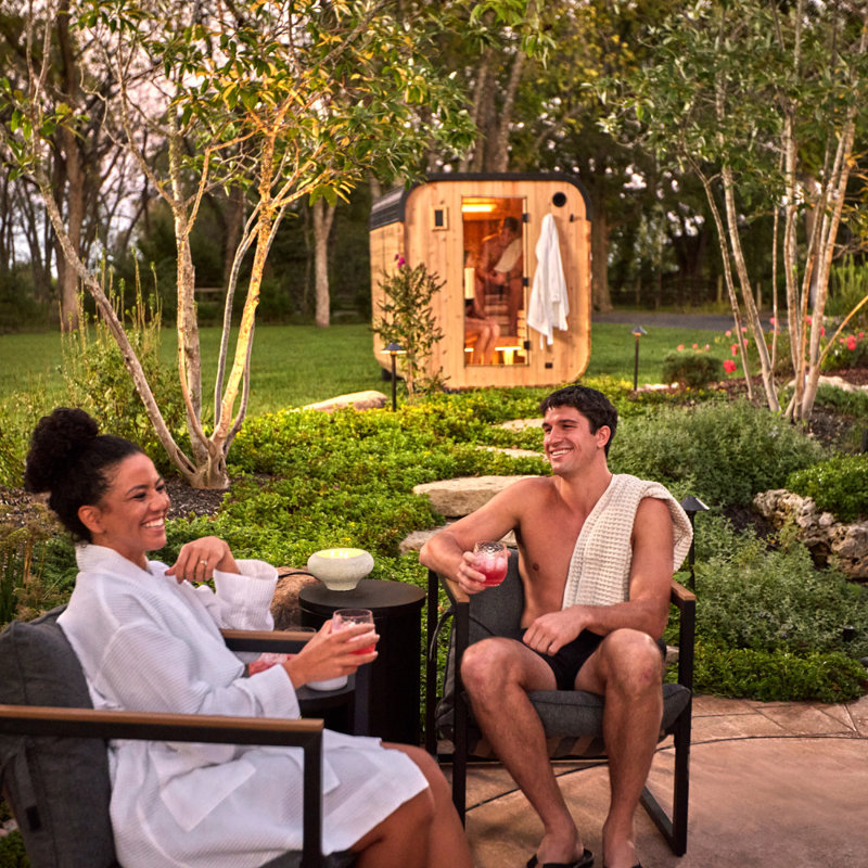 Sauna d'extérieur en cèdre traditionnel pour 4 à 6 personnes avec chaufferette électrique 9kW Backyard Discovery Lennon, contrôle Wi-Fi, lumières DEL