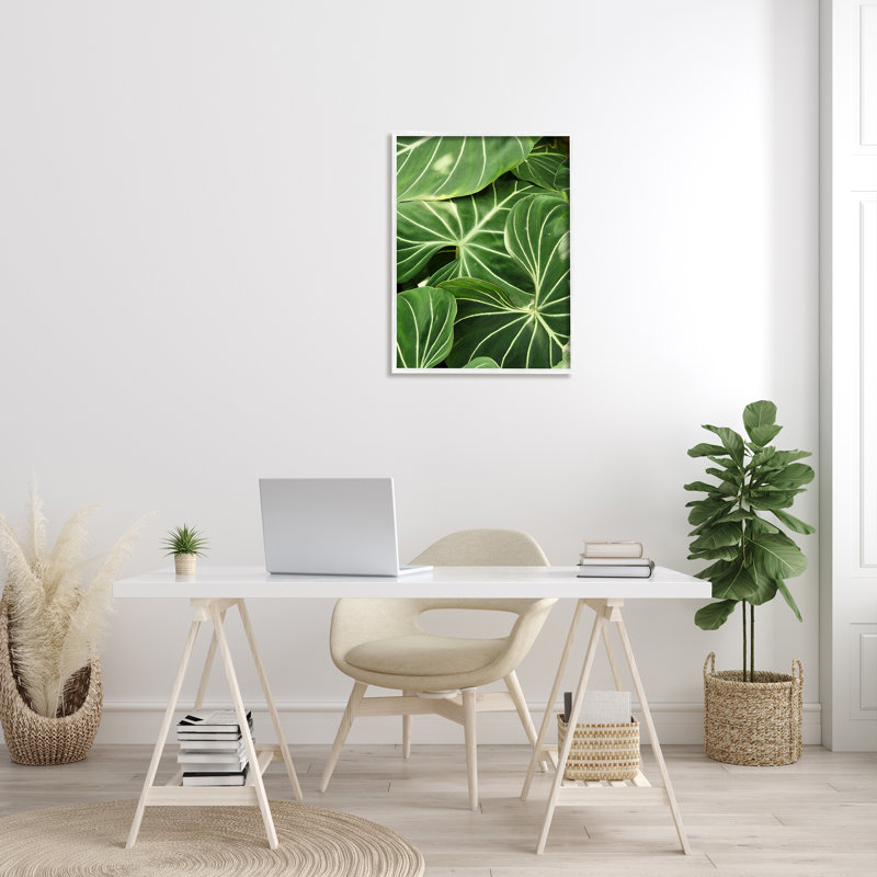 Végétale luxuriante à feuilles vertes, H 30 po x l 24 po x P 1,5 po, Giclée encadrée blanc bord de mer
