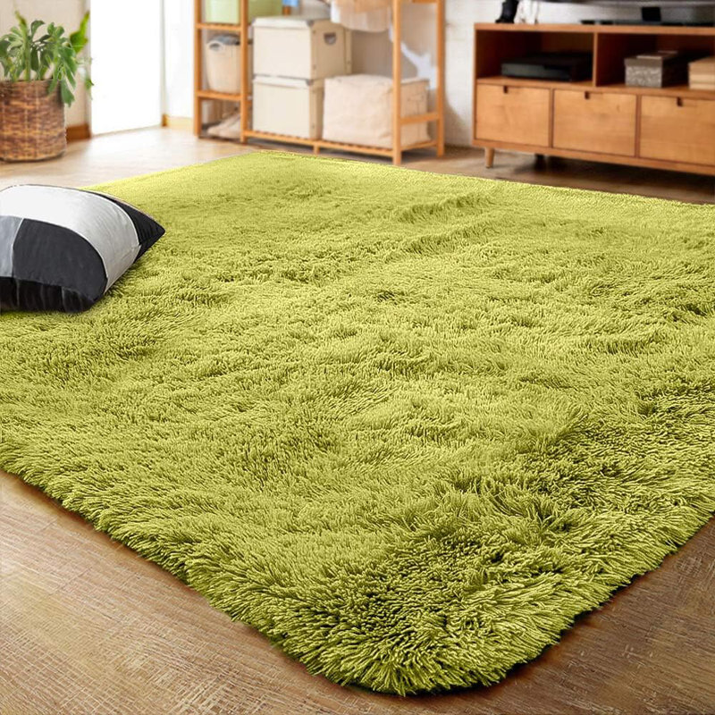 Ultra Softness: With over 6x9 ft fluffy and its natural gloss, the area rug is super soft and cozy to step on, the faux fur will enveloping your feet when you step on it, making it feeling like a hugged