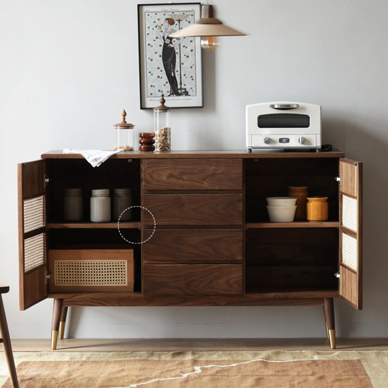 Buffet simple et moderne en rotin