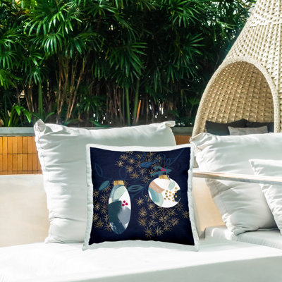Coussin décoratif bleu à motif d'ornements à motifs bleus par Jennifer Paxton Parker