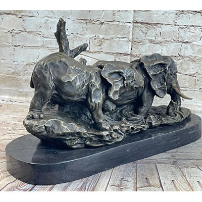 Figurines et sculptures Warrenne