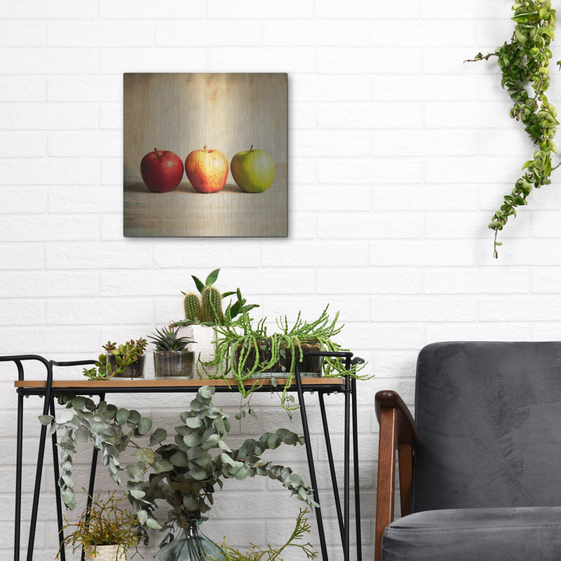 «Row Of Antique Fruit» par Tom Quartermaine, H 12 po x l 12 po