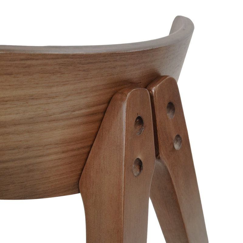 Élégantes chaises en tissu de style Mid-Century pour le confort à manger