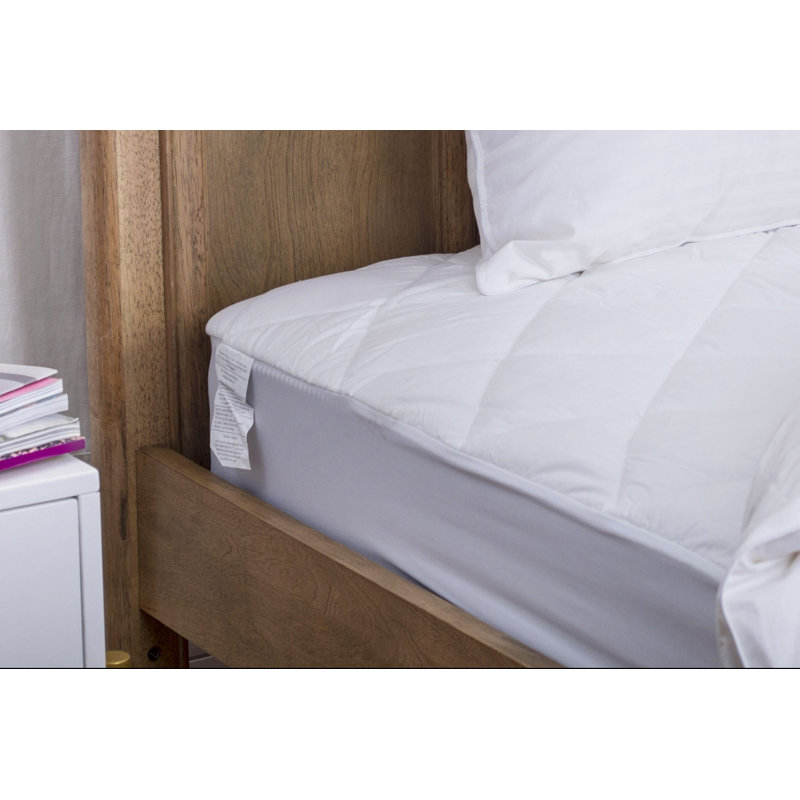 Protège-matelas en polyester Continental Bedding, Grand