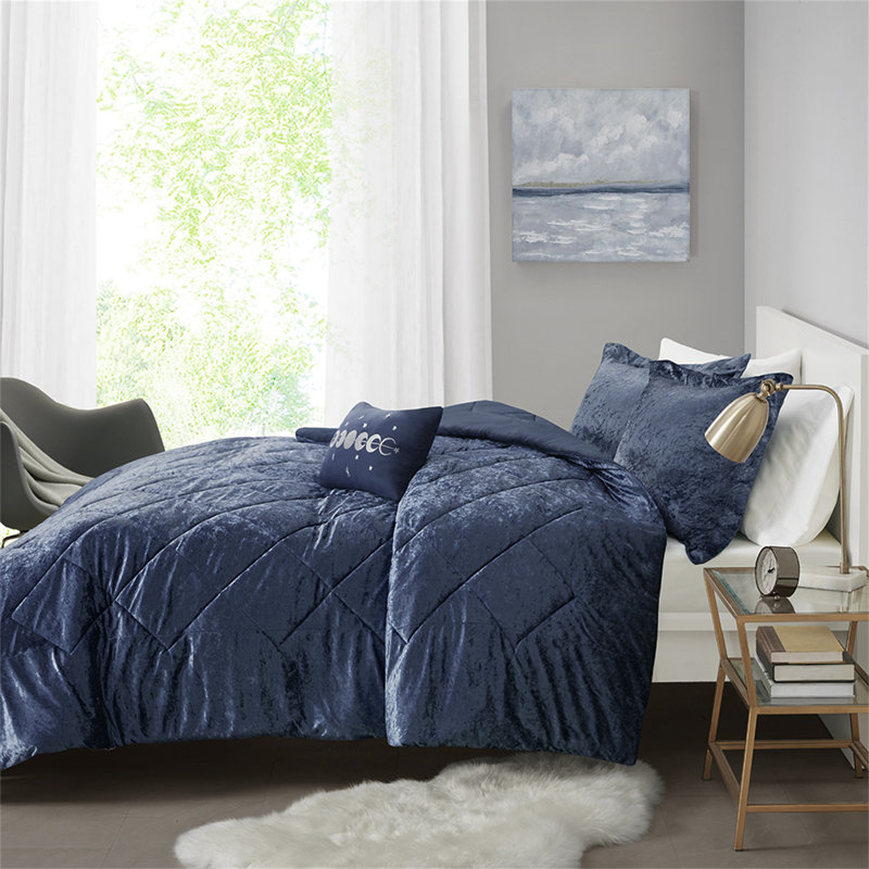 Velvet Comforter Set With Throw Pillow