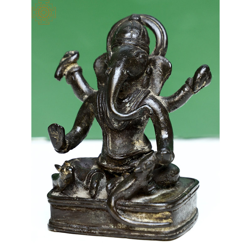Ganesha assis
