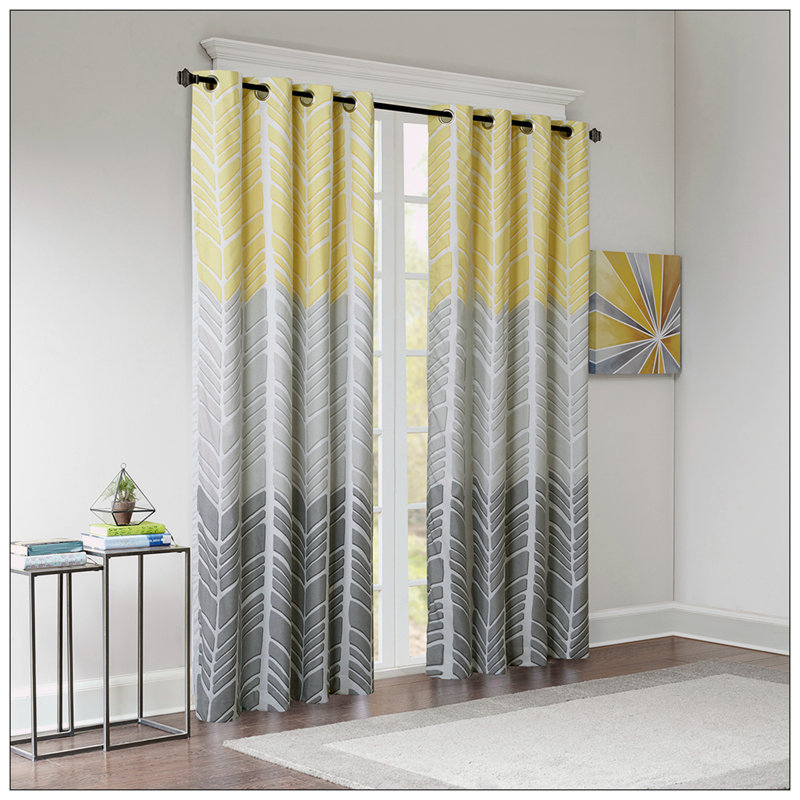 Panneau de rideau simple occultant en polyester Shylar, Jaune