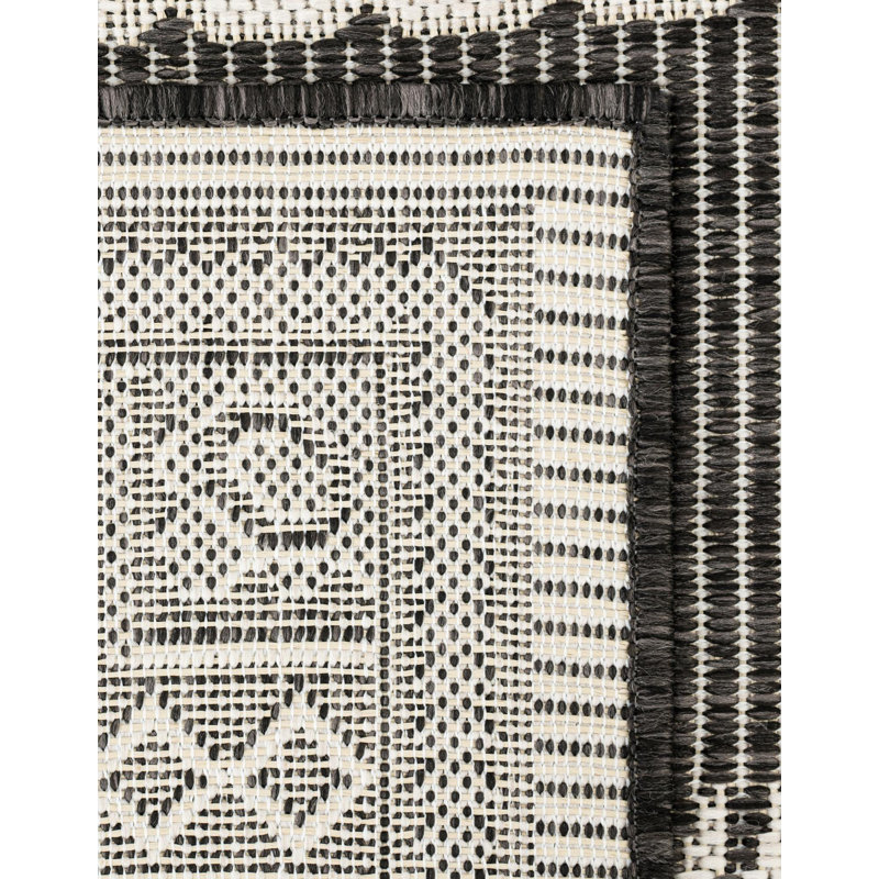 Outdoor Traditional Area Rug, Square 13'1"
