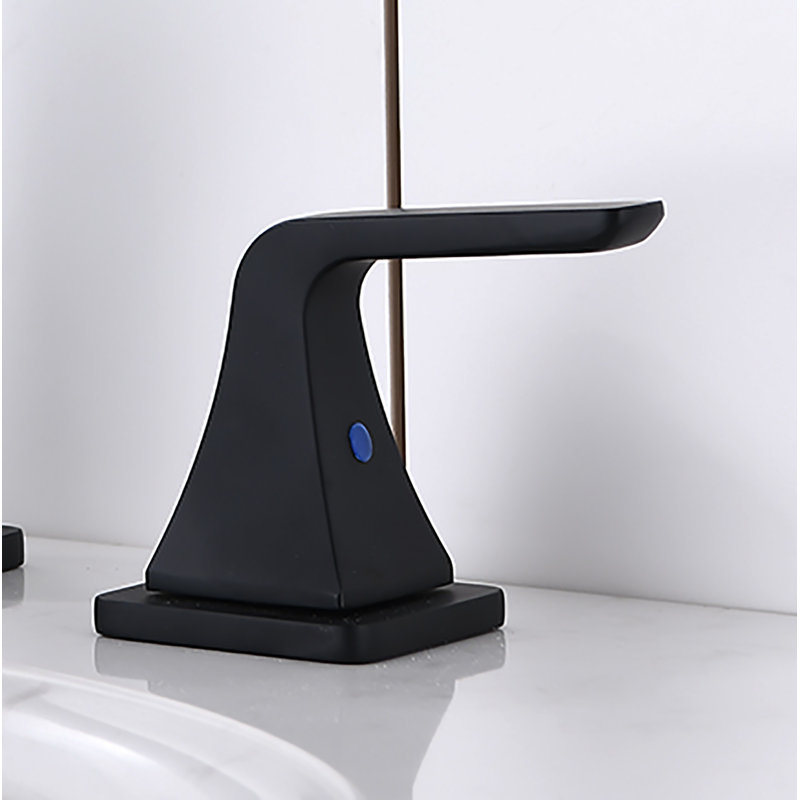 Robinet de salle de bain espacé avec ensemble de bonde