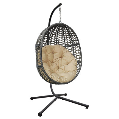 Fauteuil suspendu suspendu en osier avec coussin