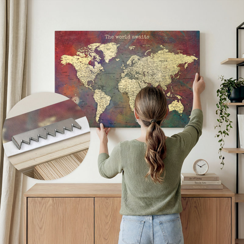 World Awaits II, punaise World Amrico, H 16 po x l 24 po