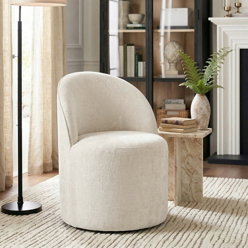Petit fauteuil roulant pivotant en tonneau avec roulettes cachées Rolling, Beige