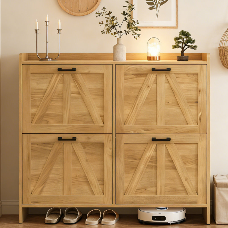 Armoire à chaussures rustique avec porte de grange avec 4 tiroirs rabattables, organisateur de vestibule mince en chêne clair, parfait pour le salon et le couloir