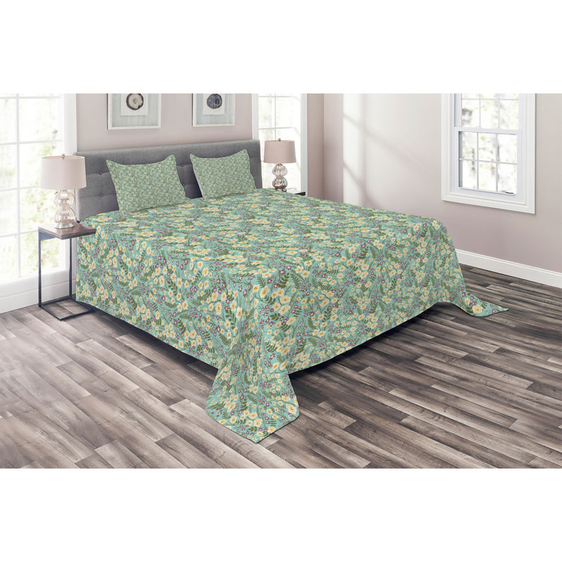 Farmhouse / Country Floral Coverlet