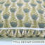 Coussin décoratif réversible en lin imprimé à la main à motif de volutes Fab divine-121183175